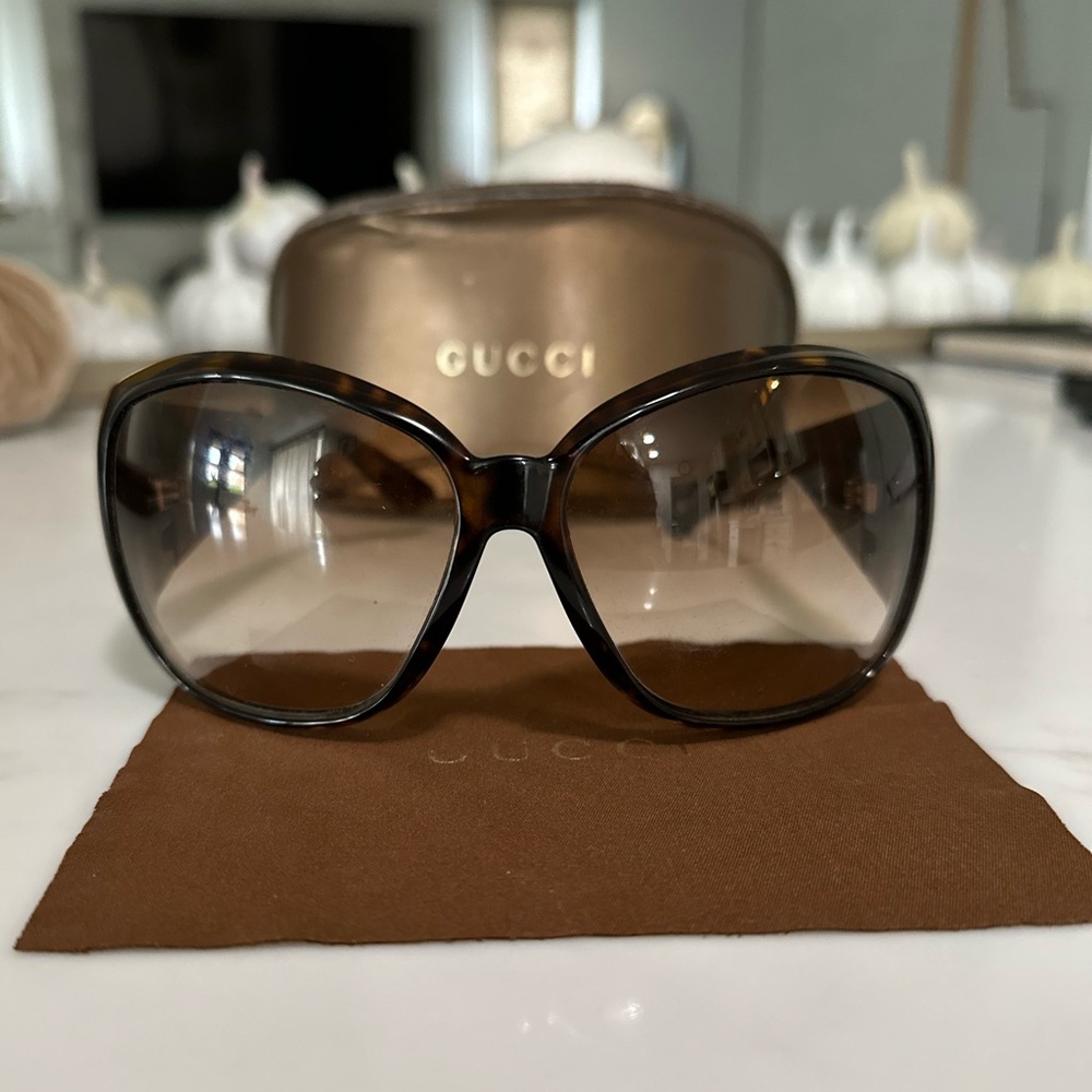 Gucci sunglasses - women’s